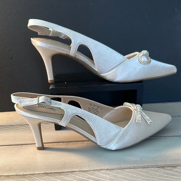 Life Stride Cream Slingback Heels with‎ Crystal Bow - Picture 4 of 8